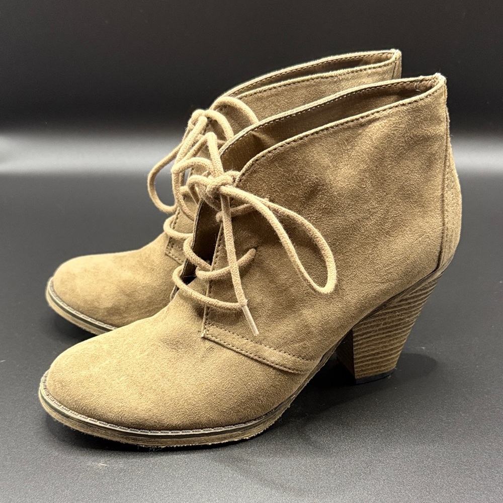 Tan Lace Up MIA Faux Suede Ankle Boots SZ. 6.5